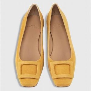 ANN MASHBURN Buckle Shoe in Gold Suede